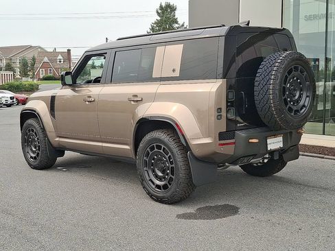 New 2026 Land Rover Defender 110 AWD/4WD image 4