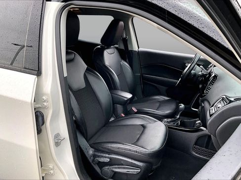 Used 2021 Jeep Compass Latitude FWD image 9