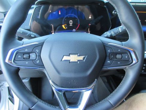 Certified 2024 Chevrolet Trax LT w/ Driver Confidence Package FWD image 24