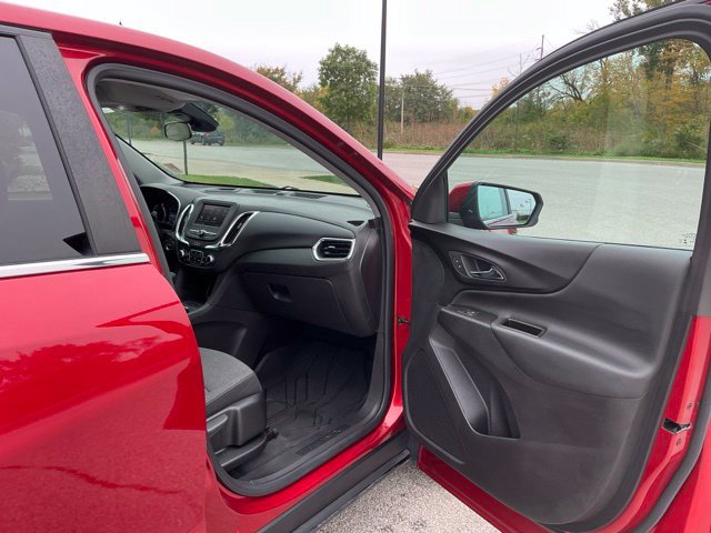 Used 2024 Chevrolet Equinox LT w/ LPO, Floor Liner Package FWD image 17