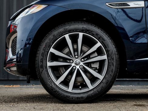 New 2026 Jaguar F-PACE R-Dynamic S image 4