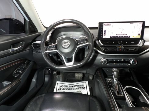 Used 2023 Nissan Altima 2.5 SR w/ SR Premium Package FWD image 16