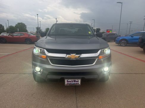 Used 2018 Chevrolet Colorado W/T RWD image 2