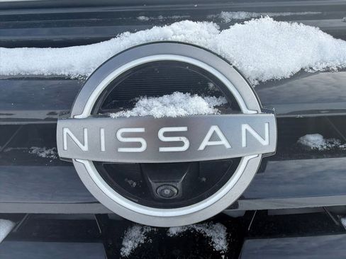 Used 2024 Nissan Armada SL w/ Captain's Chairs Package image 19