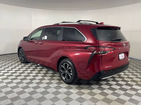 New 2026 Toyota Sienna Platinum AWD/4WD image 21