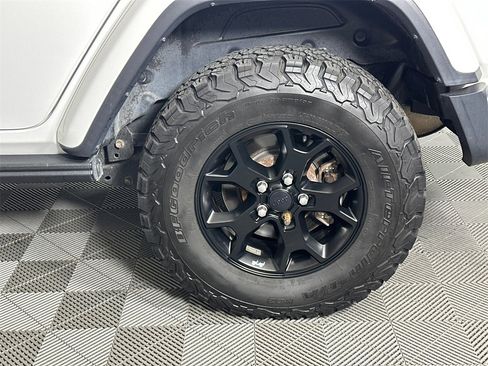 Used 2019 Jeep Wrangler Unlimited Sahara w/ Quick Order Package 24M Moab image 19