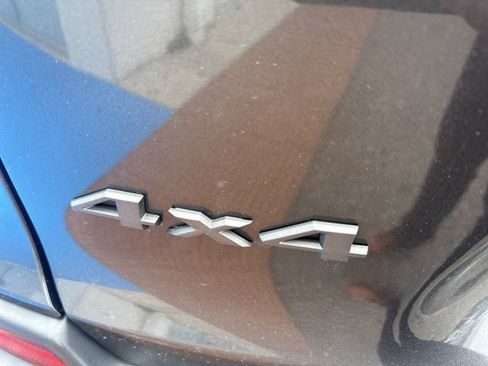 Used 2022 Jeep Cherokee Trailhawk AWD/4WD image 40