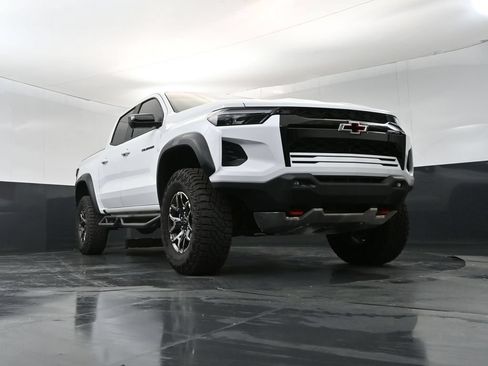 Used 2026 Chevrolet Colorado ZR2 w/ Technology Package AWD/4WD image 25