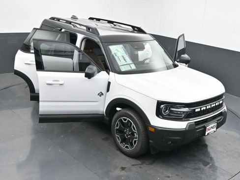 New 2025 Ford Bronco Sport Outer Banks w/ Outer Banks Tech Package+ image 60