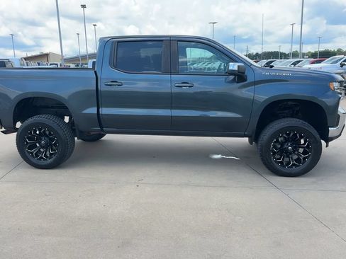 Used 2021 Chevrolet Silverado 1500 LT w/ Fleet Comfort Package AWD/4WD image 2
