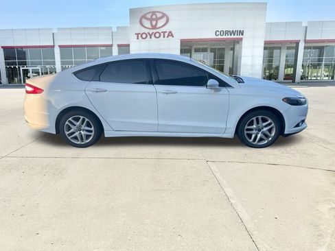 Used 2016 Ford Fusion SE FWD image 6
