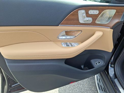 Certified 2026 Mercedes-Benz GLS 450 4MATIC image 7