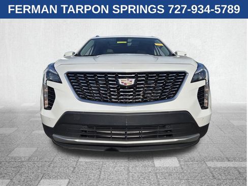 Used 2022 Cadillac XT4 Premium Luxury w/ Enhanced Visibility Package FWD image 2