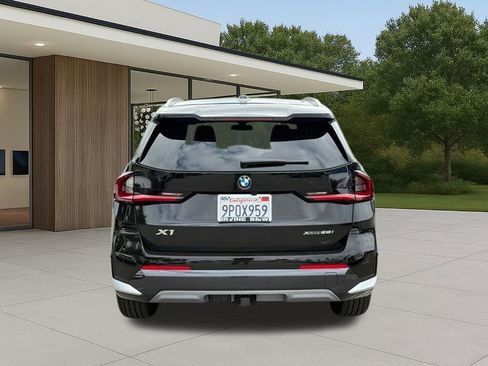 Certified 2025 BMW X1 xDrive28i w/ Technology Package image 10