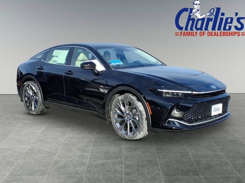 New 2026 Toyota Crown Limited image 3