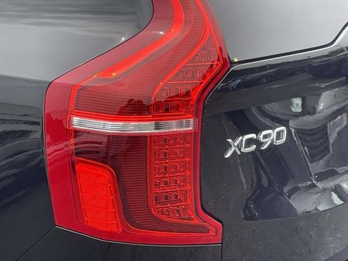 Used 2023 Volvo XC90 B6 Plus AWD/4WD image 10
