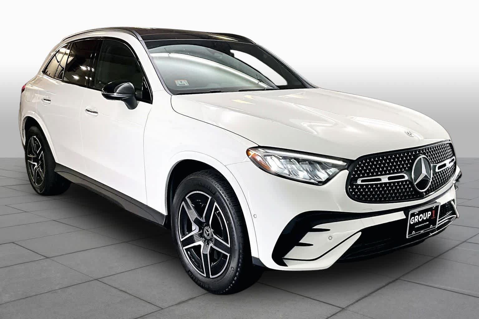 Used 2025 Mercedes-Benz GLC 300 4MATIC image 3