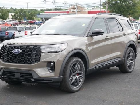 New 2026 Ford Explorer ST-Line w/ ST-Line Street Pack AWD/4WD image 9