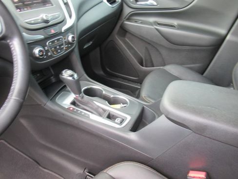 Used 2020 Chevrolet Equinox LT w/ Midnight Edition FWD image 16