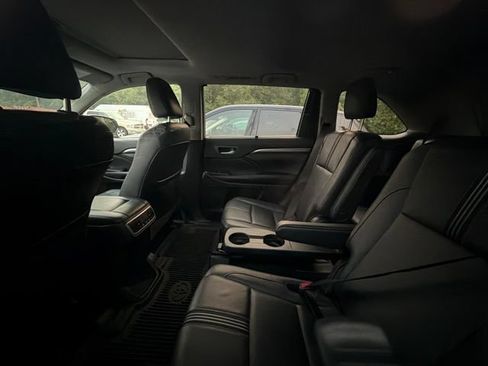 Used 2018 Toyota Highlander SE AWD/4WD image 13