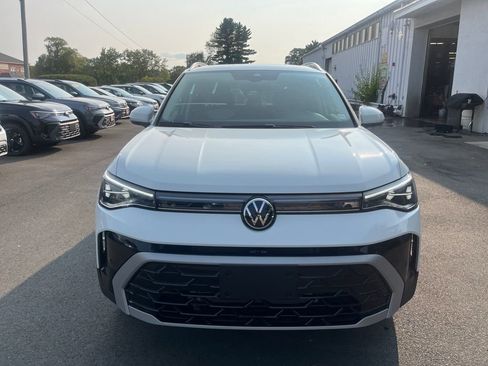 New 2025 Volkswagen Taos SEL image 5