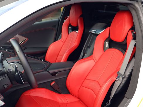 Used 2022 Chevrolet Corvette 3LT w/ Z51 Performance Package image 5