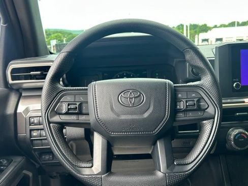 Used 2025 Toyota Tacoma SR5 AWD/4WD image 44