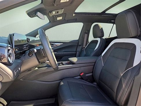 New 2025 Chevrolet Blazer EV LT image 15