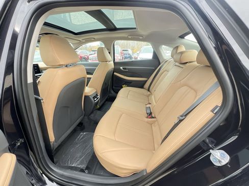 New 2025 Hyundai Sonata Limited image 16