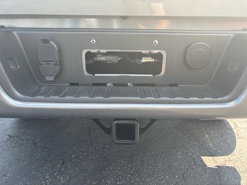 Used 2022 Chevrolet Colorado LT w/ Safety Package image 12