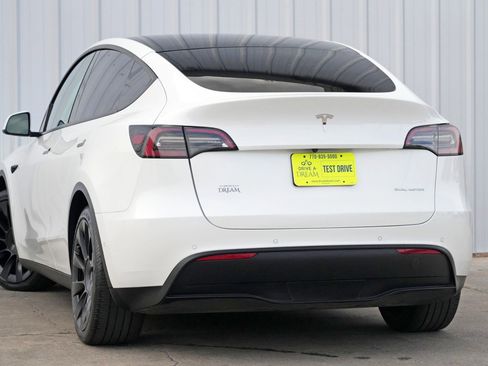 Used 2021 Tesla Model Y Long Range image 6