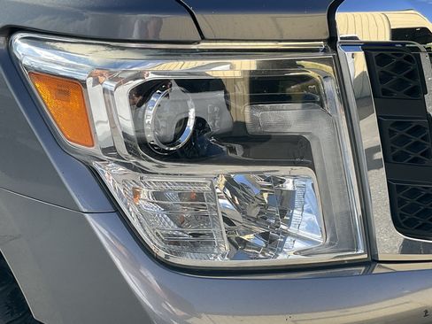 Used 2017 Nissan Titan SL w/ Off-Road Package AWD/4WD image 10