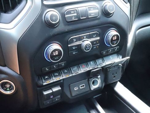 Used 2019 Chevrolet Silverado 1500 LTZ AWD/4WD image 15