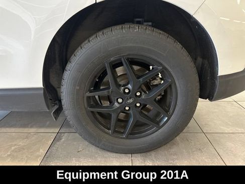 Used 2024 Ford Edge SEL w/ Convenience Package AWD/4WD image 4