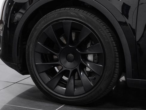 Used 2022 Tesla Model Y Long Range AWD/4WD image 45