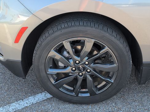 Used 2024 Chevrolet Equinox RS FWD image 11