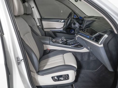 Used 2025 BMW ALPINA XB7 ALPINA XB7 image 9