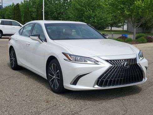 Used 2023 Lexus ES 350 w/ Premium Package FWD image 2