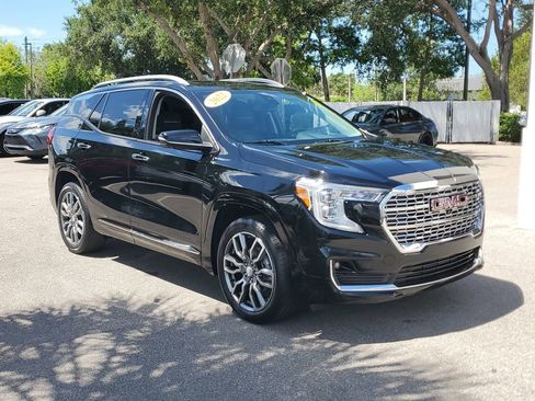 Certified 2022 GMC Terrain Denali w/ Denali Premium Package AWD/4WD image 8