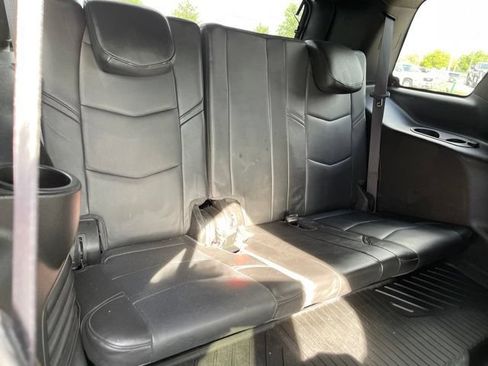 Used 2019 Cadillac Escalade Platinum AWD/4WD image 19