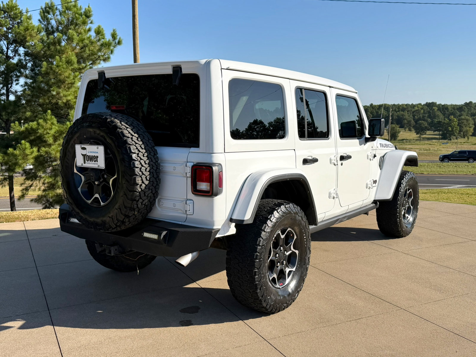 Used 2023 Jeep Wrangler Unlimited Rubicon AWD/4WD image 6