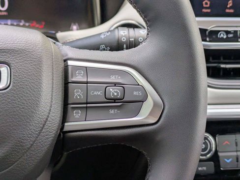 Certified 2025 Jeep Compass Limited w/ Elite Group AWD/4WD image 31