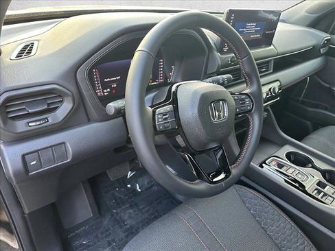 New 2026 Honda Pilot Sport image 3