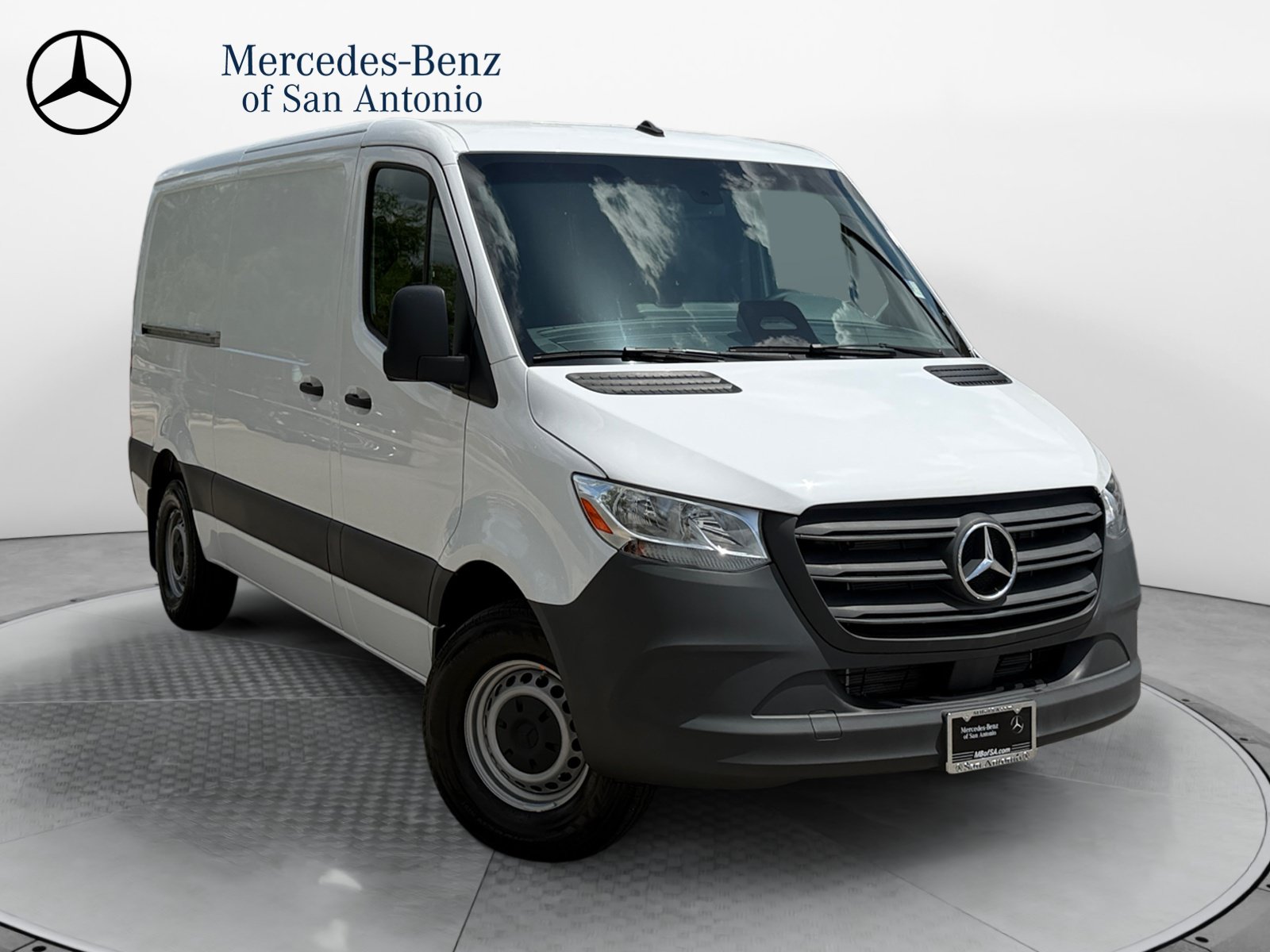 Used 2025 Mercedes-Benz Sprinter 2500 image 1