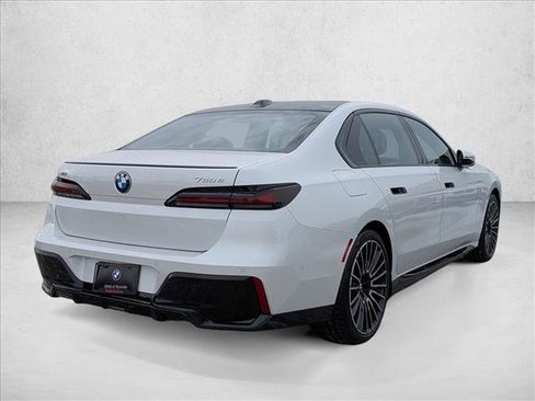 Used 2026 BMW 750e xDrive AWD/4WD image 2