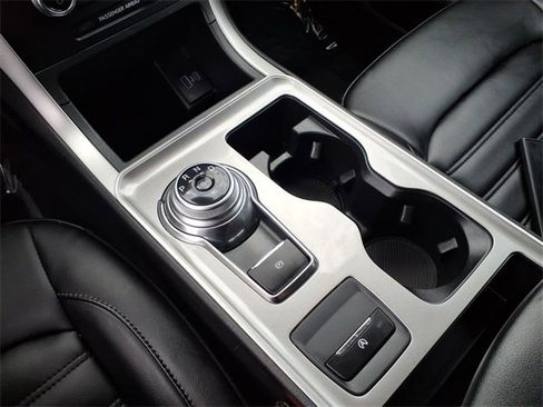 Used 2024 Ford Edge SEL image 19