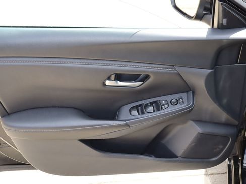 Used 2024 Nissan Sentra SV FWD image 19