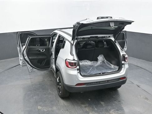 New 2025 Jeep Compass Latitude w/ Convenience Group AWD/4WD image 73