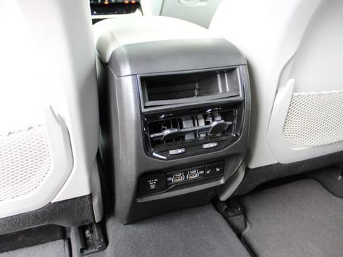 Used 2022 Jeep Grand Cherokee Overland AWD/4WD image 41