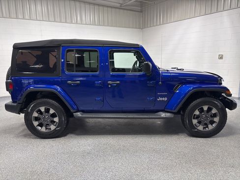 Used 2018 Jeep Wrangler Unlimited Sahara image 8